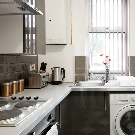 Avenfield Apartment *
